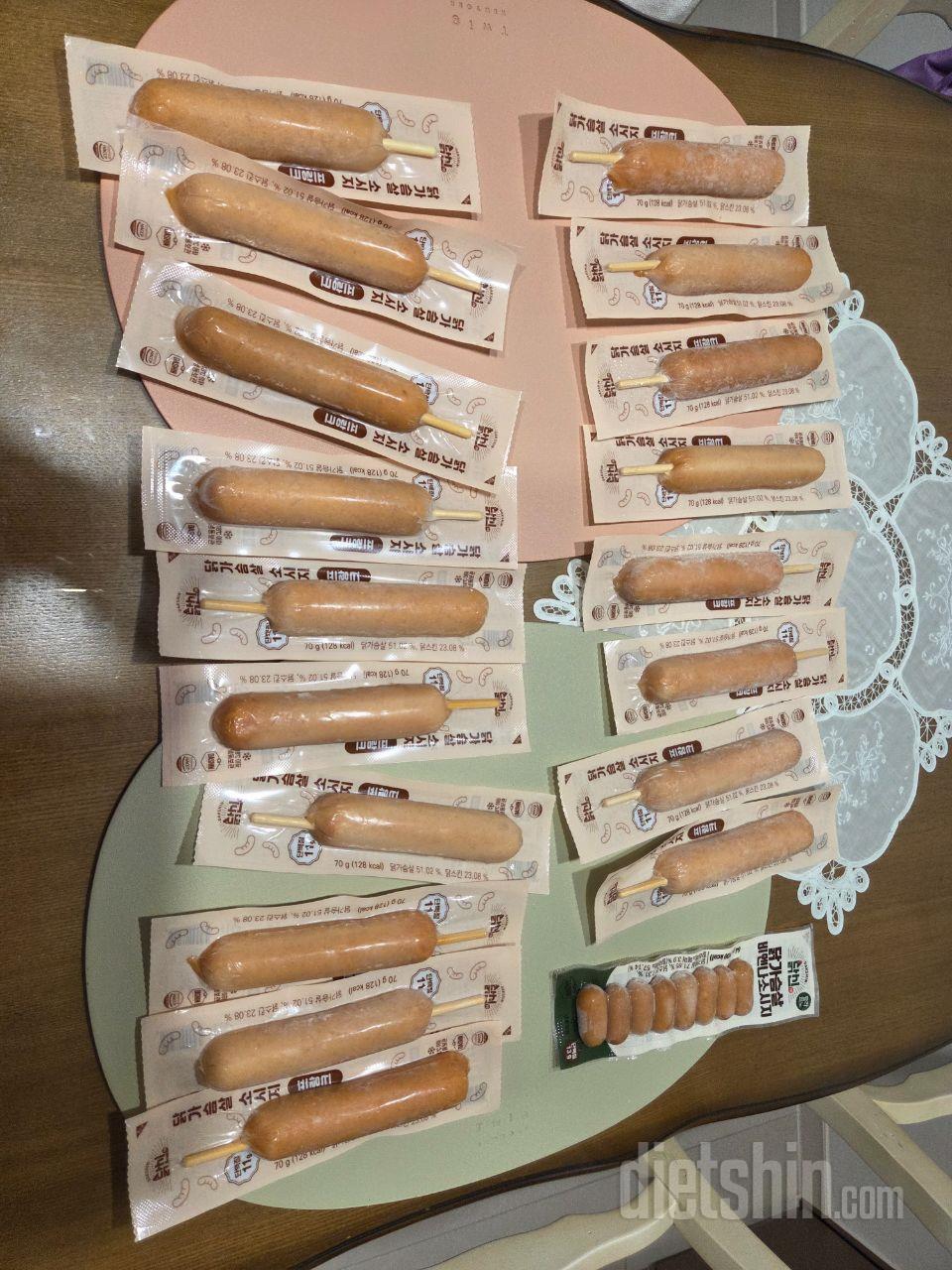 좋아하는소세지랑 오븐닭만 샀어여
최애