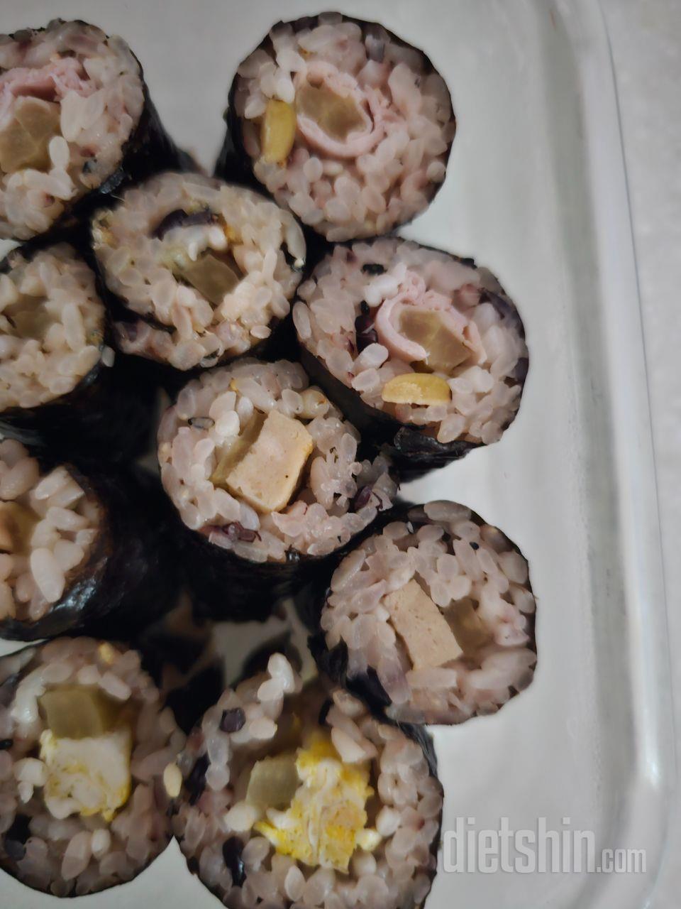 초딩상전들 아침간편식사로 꼬마김밥안에