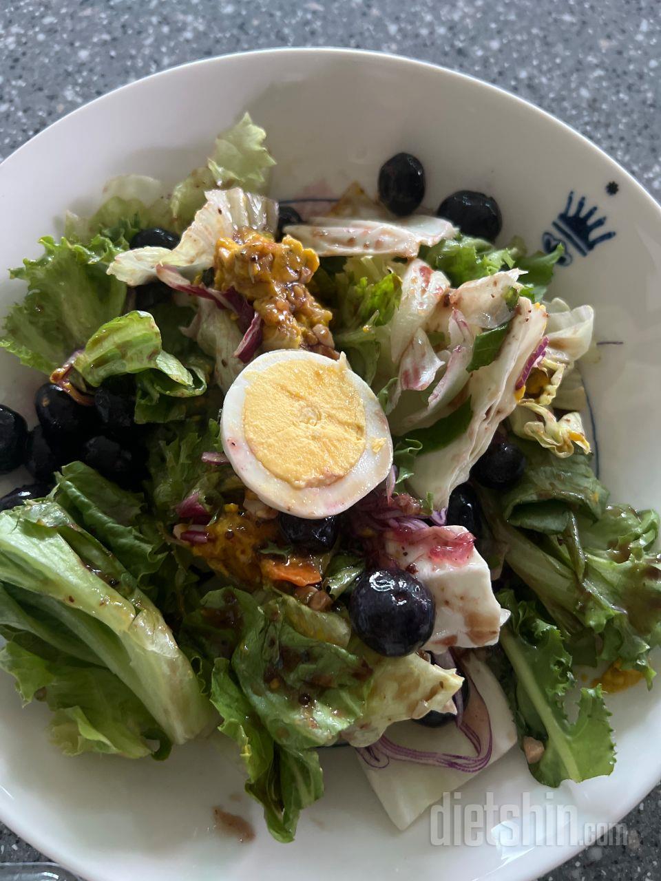 맛있게 잘 먹고 있어요 평소 야채를