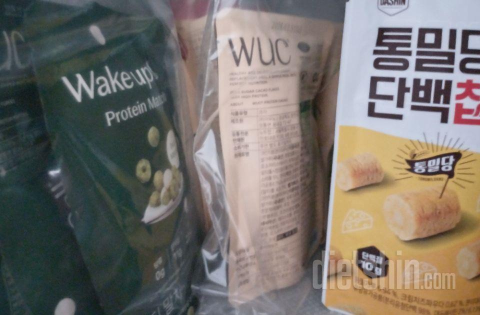 코코볼 맛이 나서 계속 먹게 되고 정