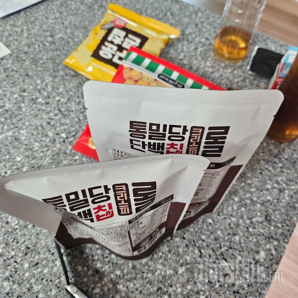 입이.심심할때 먹으려고 샀는데 맛있어