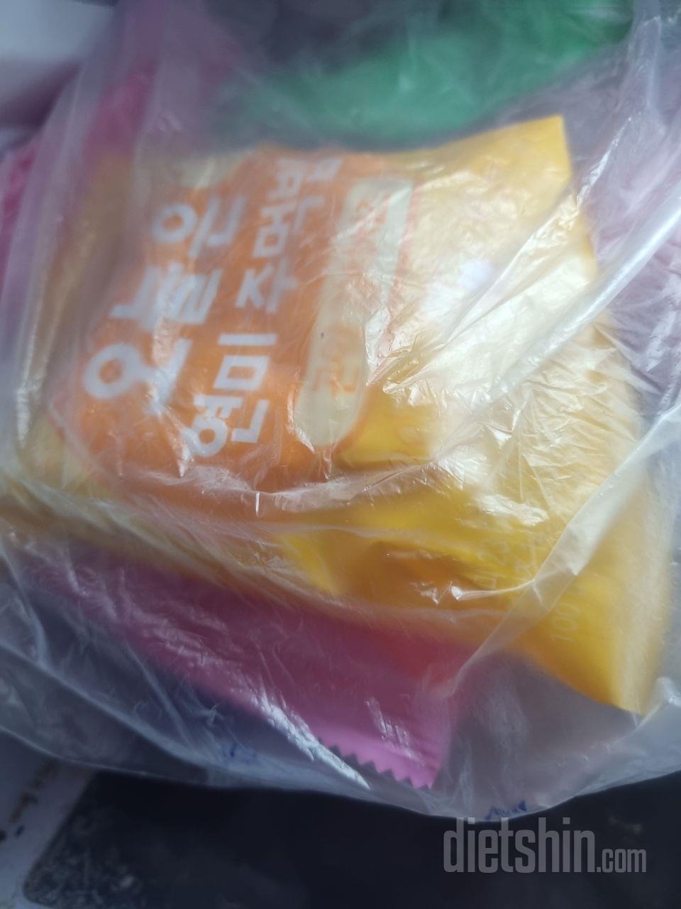 아침대용으로 간편하게 먹기 좋아요.
