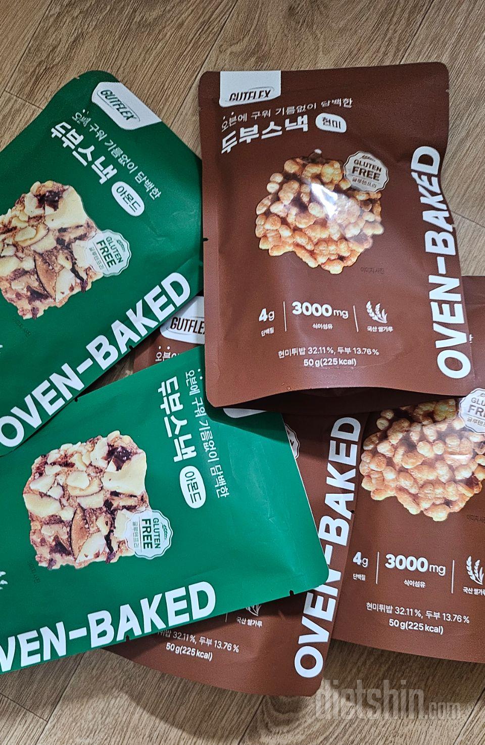 아몬드 맛이 더 맛난거같아요
바삭하니