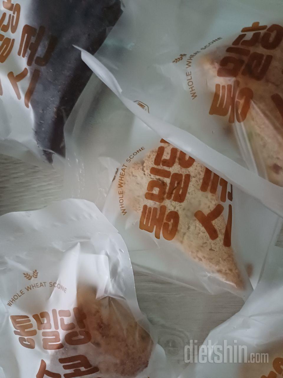 스콘 얼먹해서 먹었더니 완전 꾸덕 맛