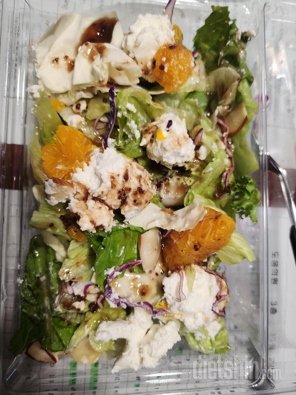 요즘 샐러드에 꽂혀서 이것저것 찾다가