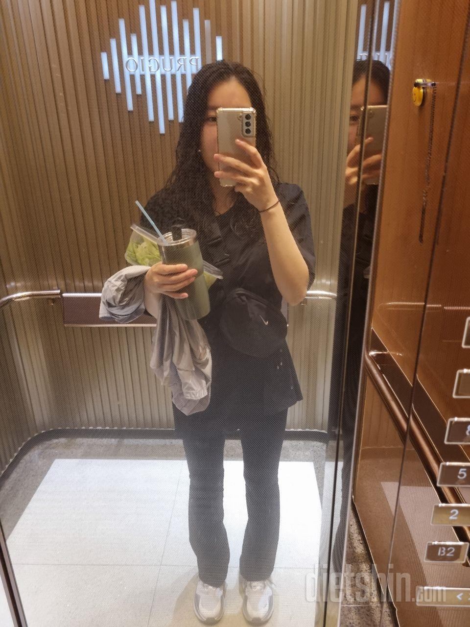 아침 닭가슴살 계란 양상추
점심 먹고