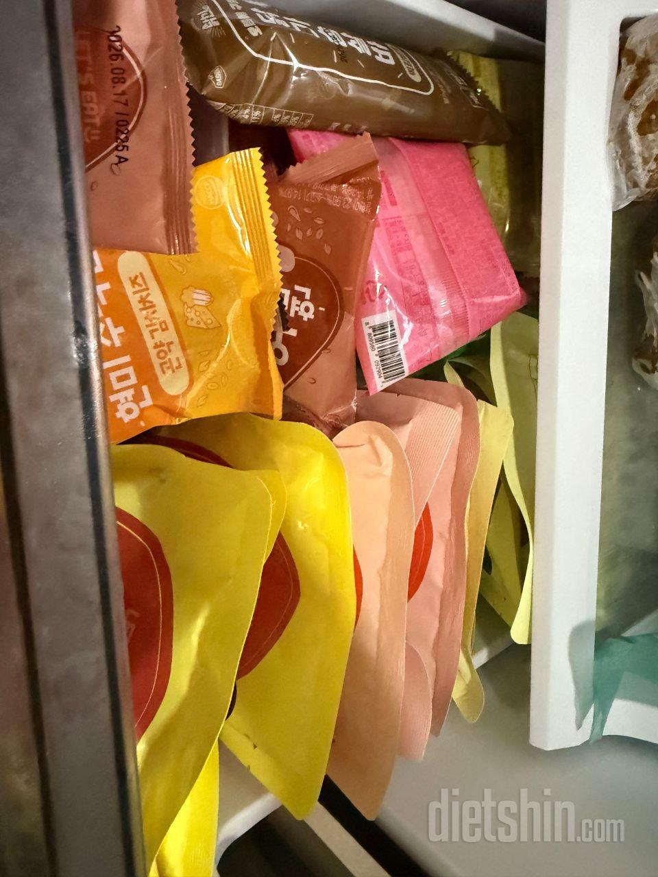 빠른 배송 감사합니다^^
오자마자 먹