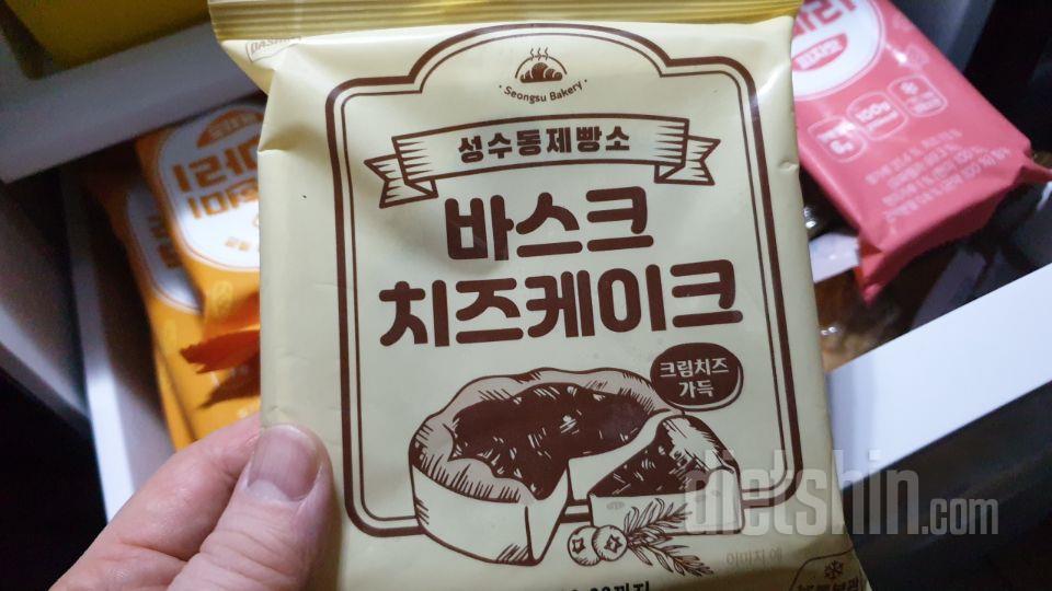 쫀득하고 맛있어요~
케잌도 달지 않고
