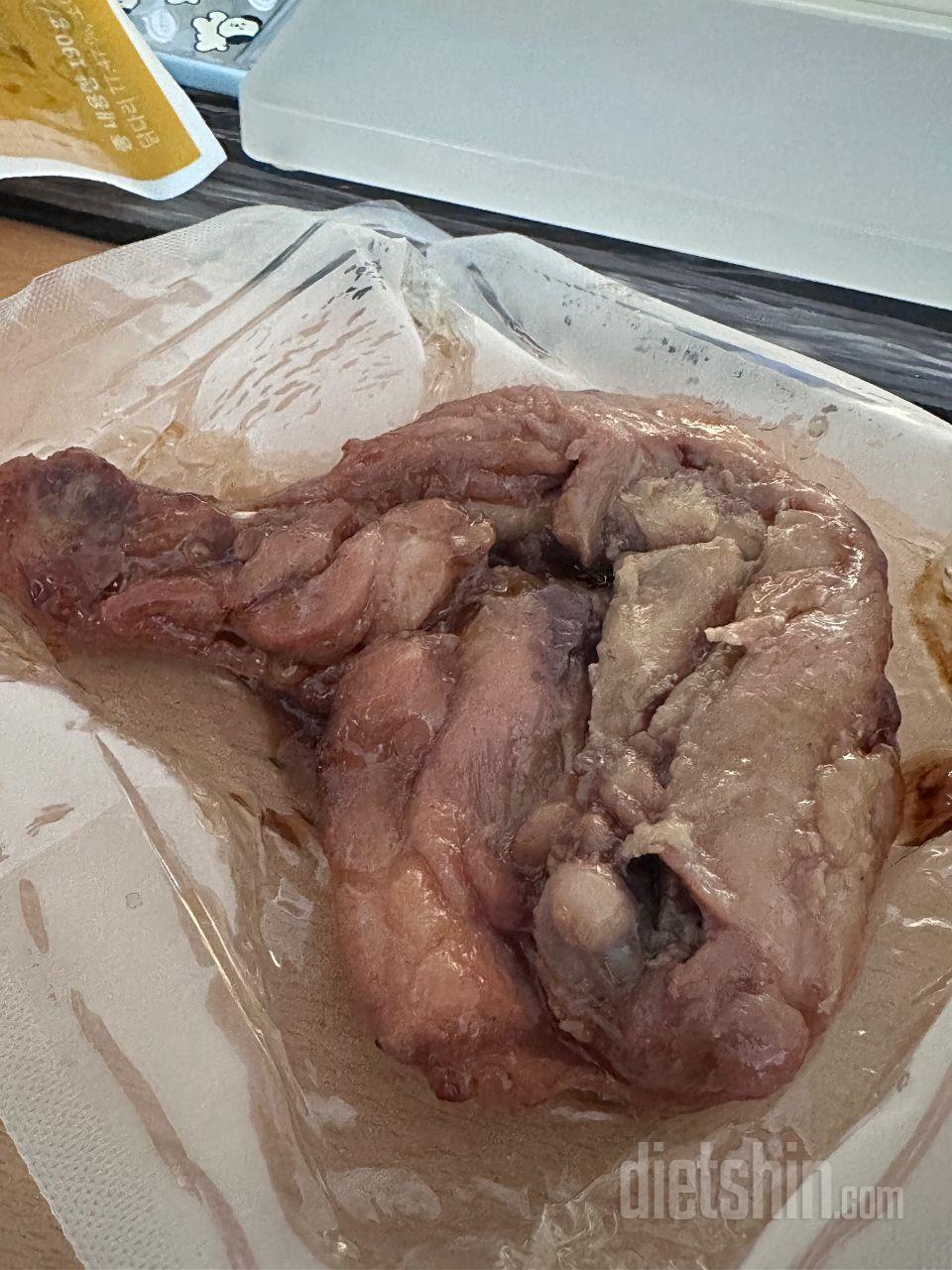 닭가슴살 보다 확실히 부드럽고 맛있네