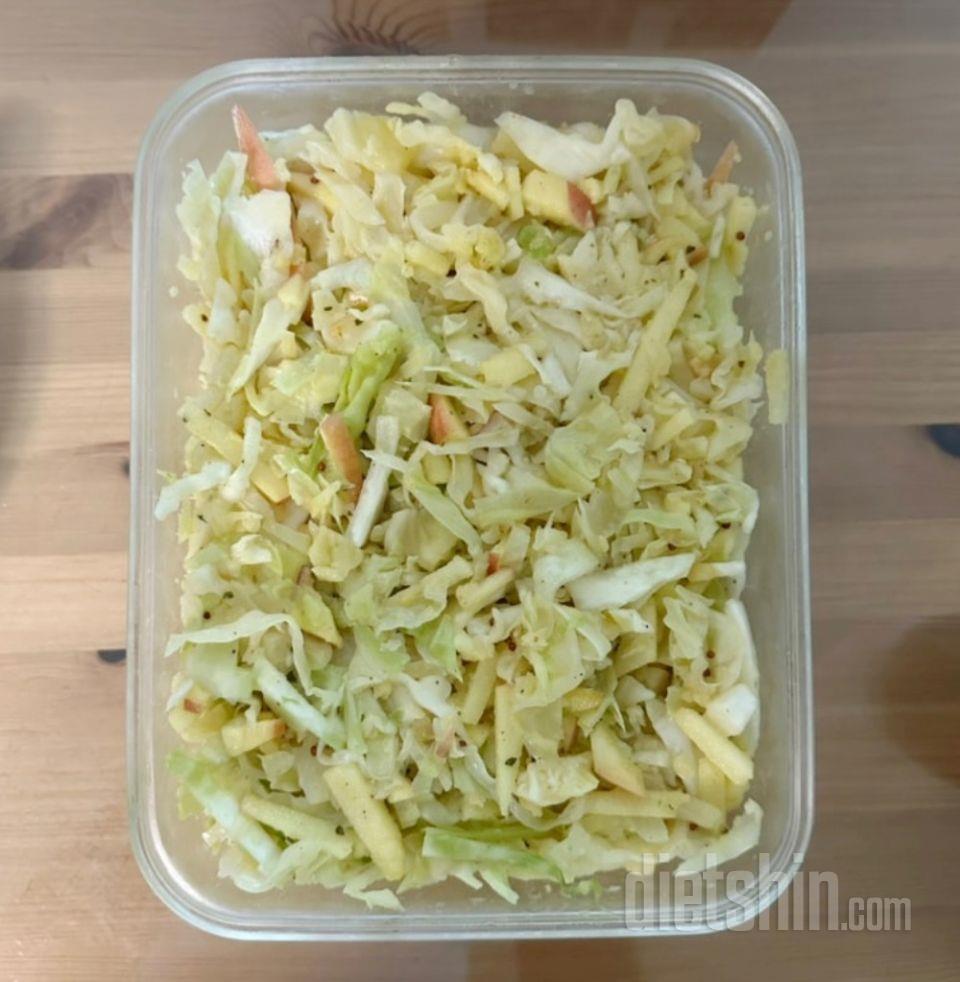 스테이크도 먹으면서 양배추 볶음을 해