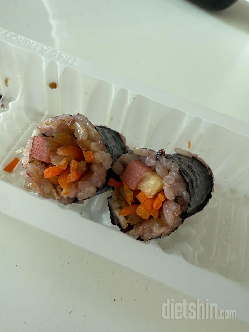 꼬마김밥 아이가 맛있다고 하넉요 한입