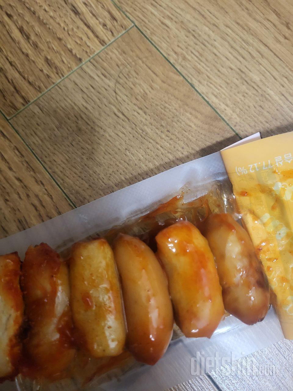떡도 쫄깃쫄깃하고 소세지도 톡톡 터지