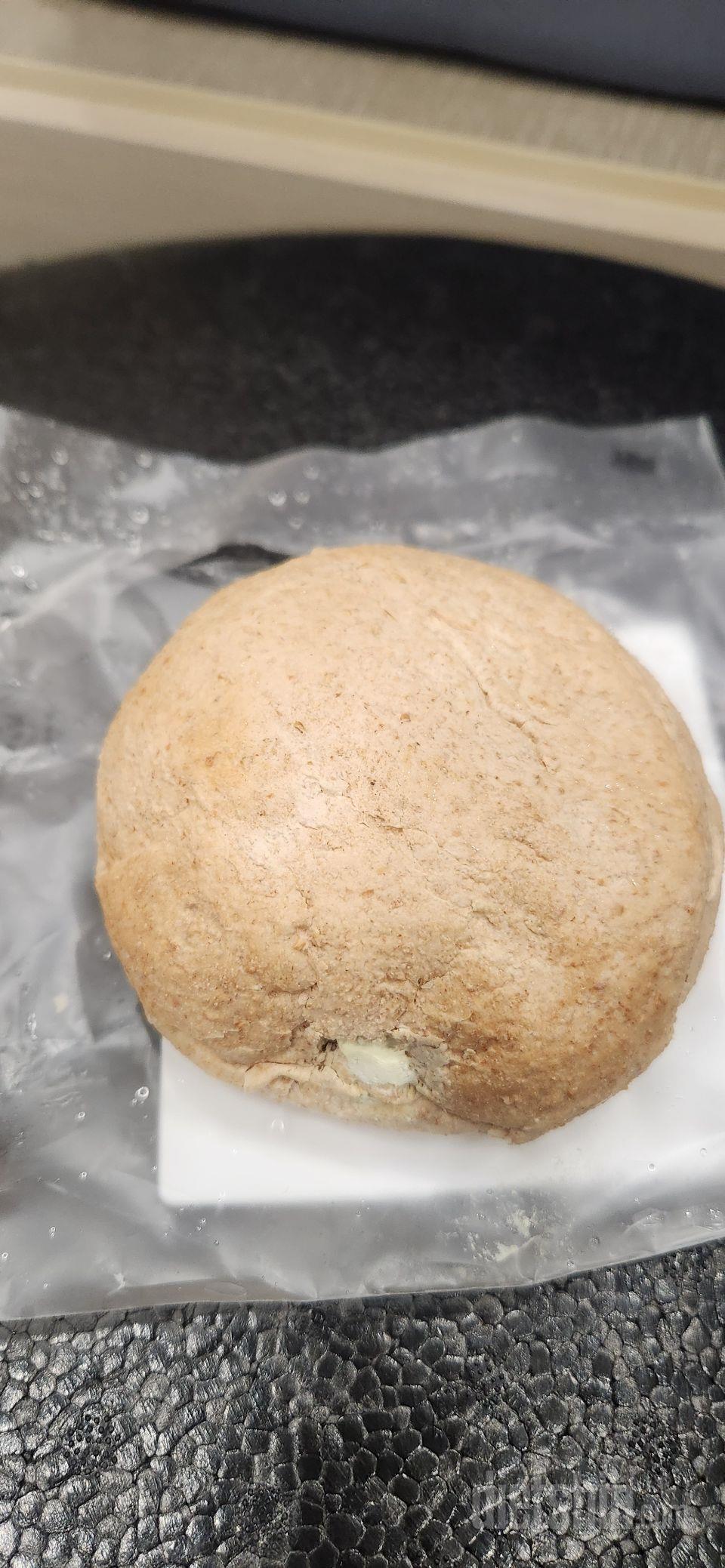 나의 간식 크림빵을 너무나 좋아해서