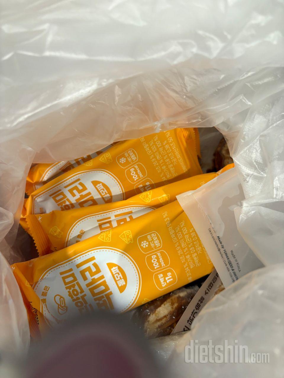 맵찔이여서 케찹을 잔뜩 넣고 고추장