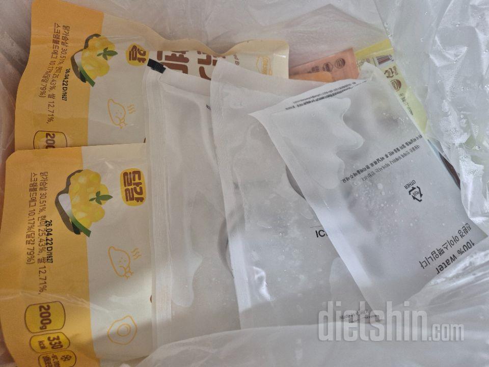 아이스팩에 잘 배달 왔어요~ 몇개는