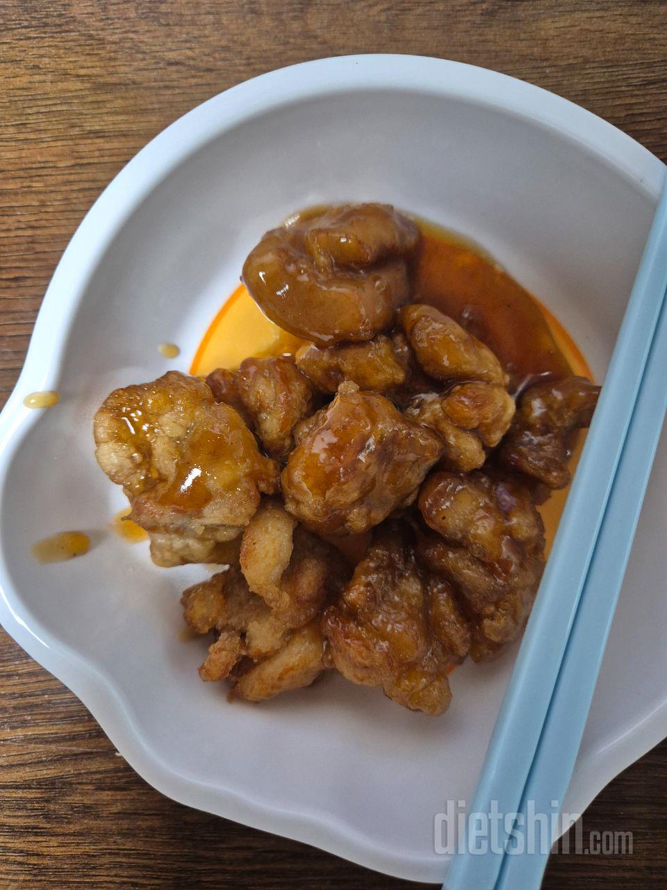 쌀가루라서 그런지 굳이 튀기지 않아도