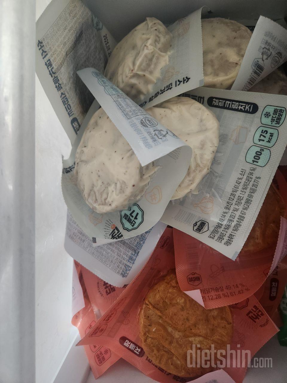 잘 먹고있어요~~맛있어요~~2가지맛