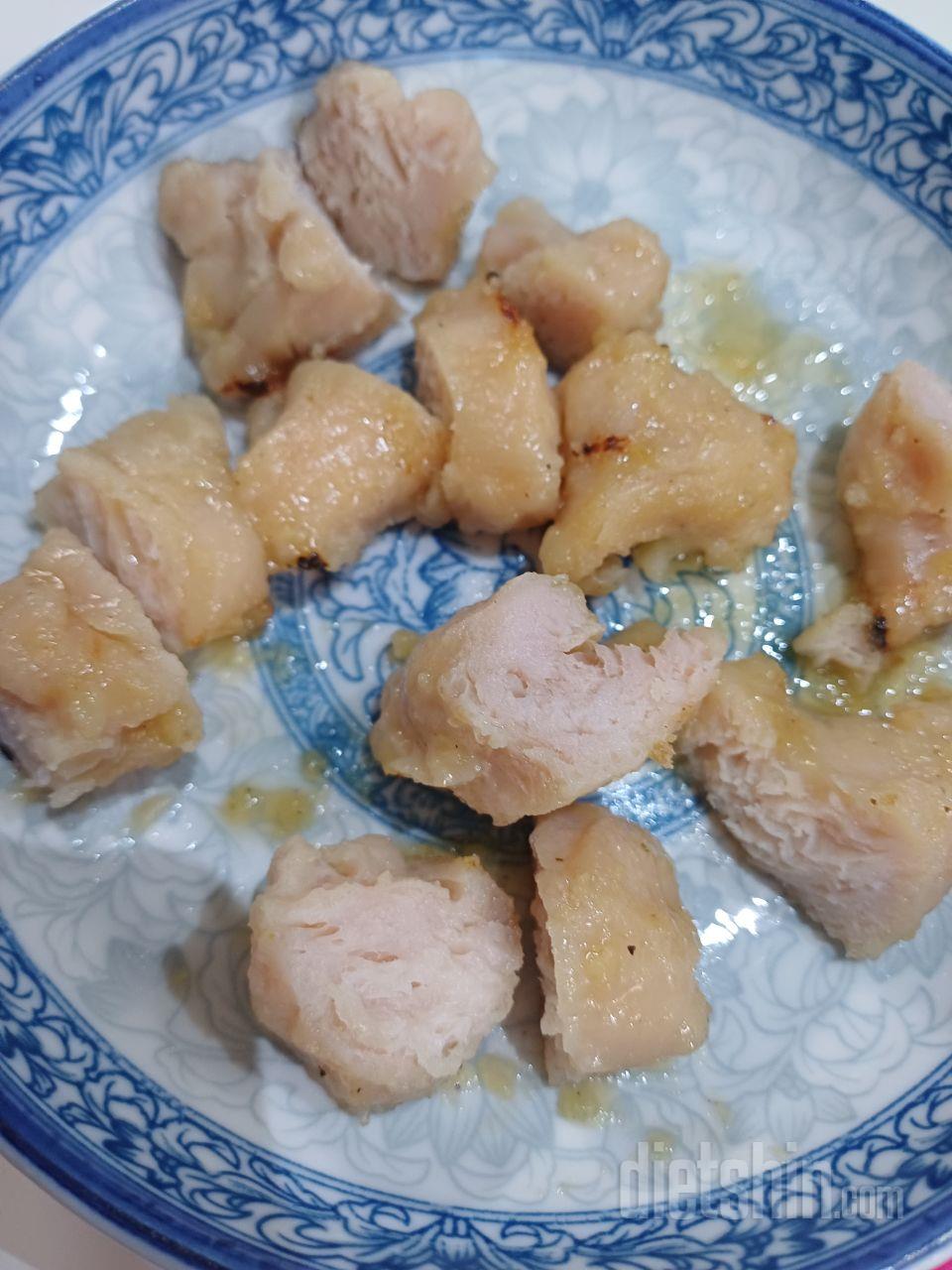 양이 좀 적어요. 맛은 아이랑 먹기도