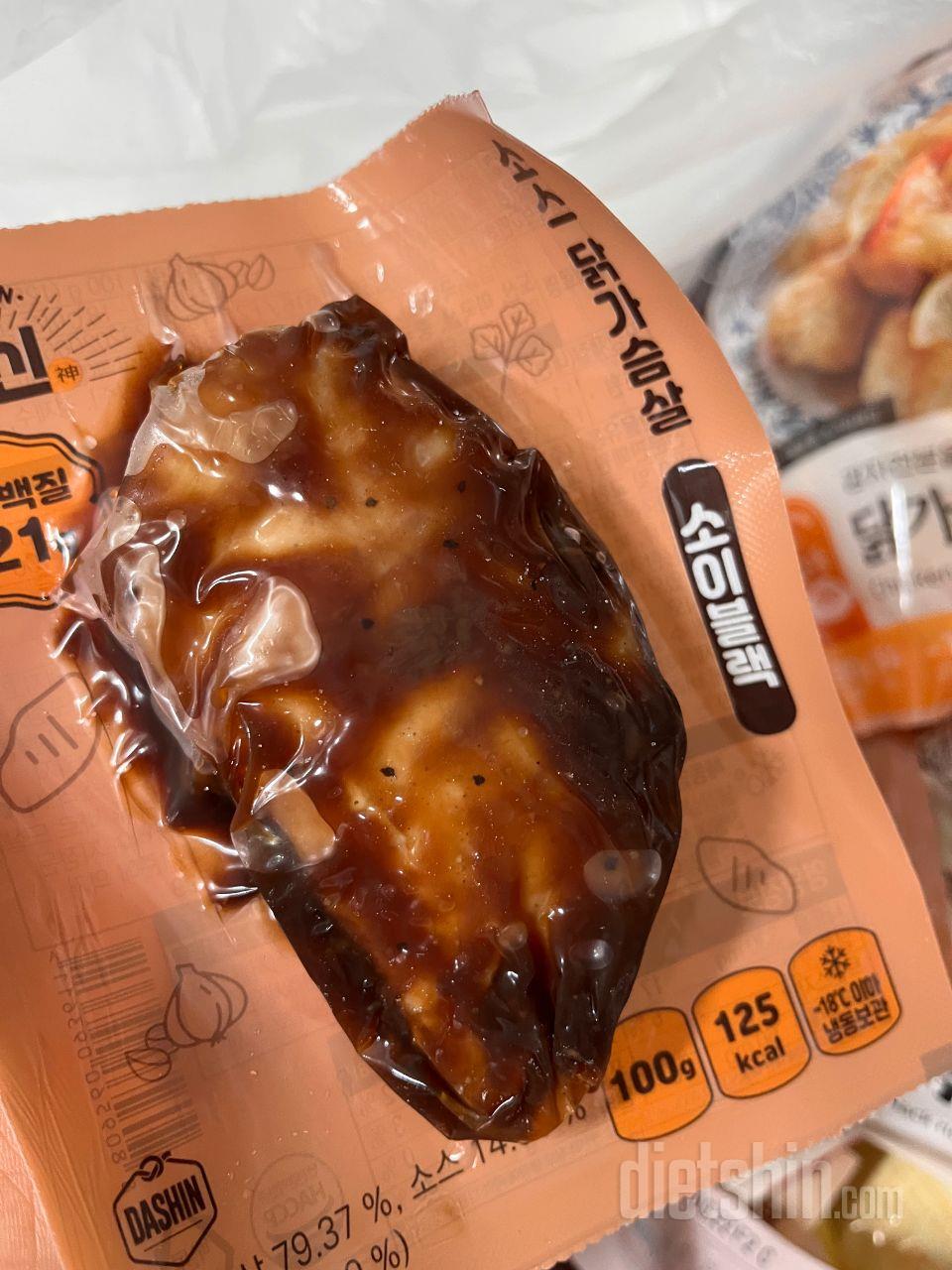 저는 닭가슴살 중에 소스닭가슴살만 먹