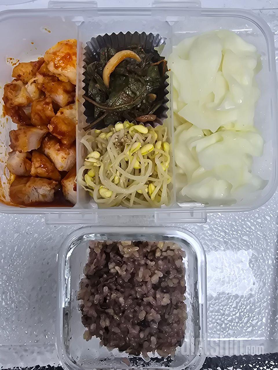 양배추와 소스 닭가슴살은 항상 고정이