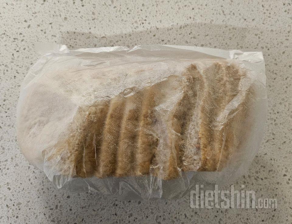 얼려두고 필요할 때마다 빼서 먹어요
