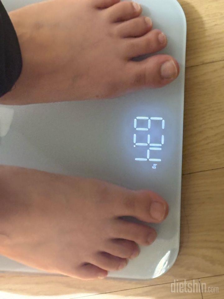 7일 아침 몸무게 재기24일차 성공!