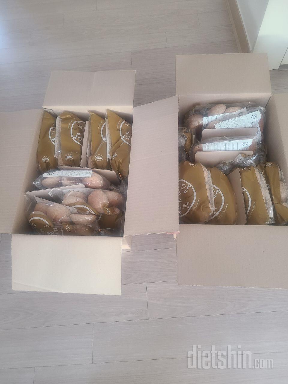 통밀 모닝빵 아침식사로 먹기 좋아요.