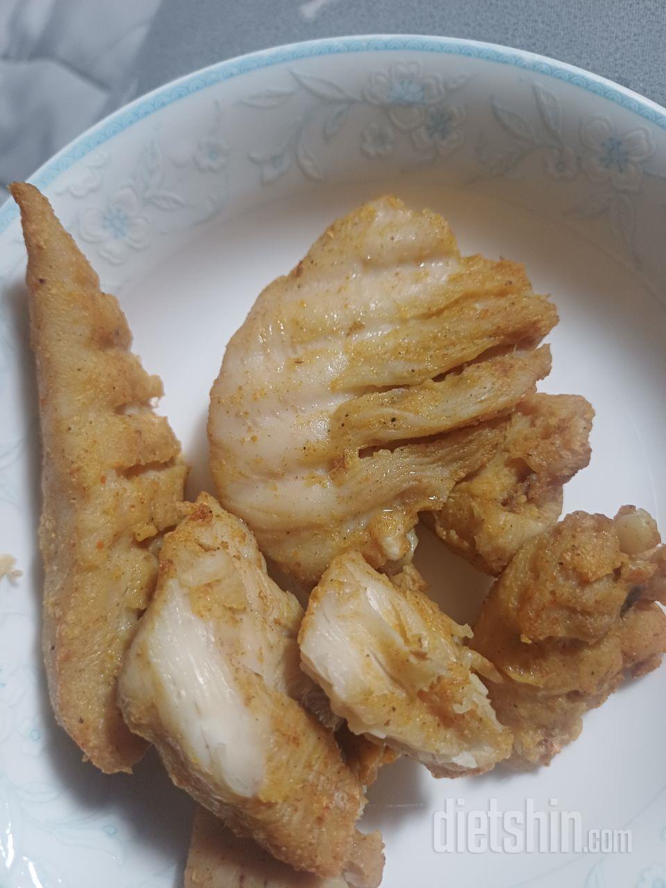 생각보다 맛있는데  중간에비계? 라해