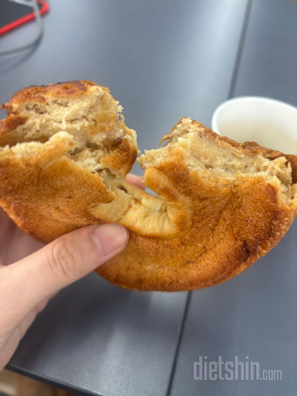 무화과크림치즈 베이글 해동된 차가운