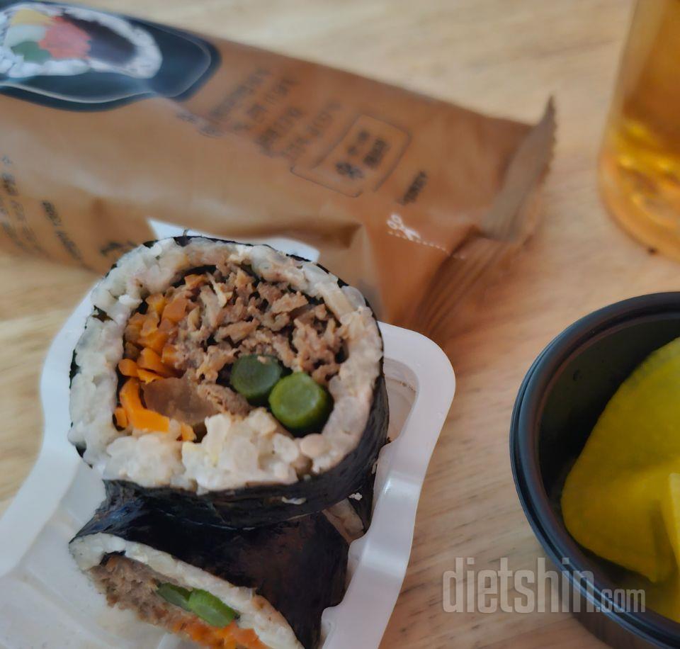 예전에 한번먹었을때는 좀딱딱한듯 싶었