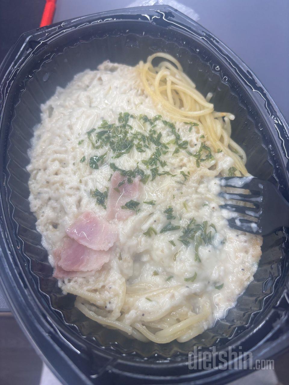 인스턴트 파스타치고는 괜찮았어요! 맛