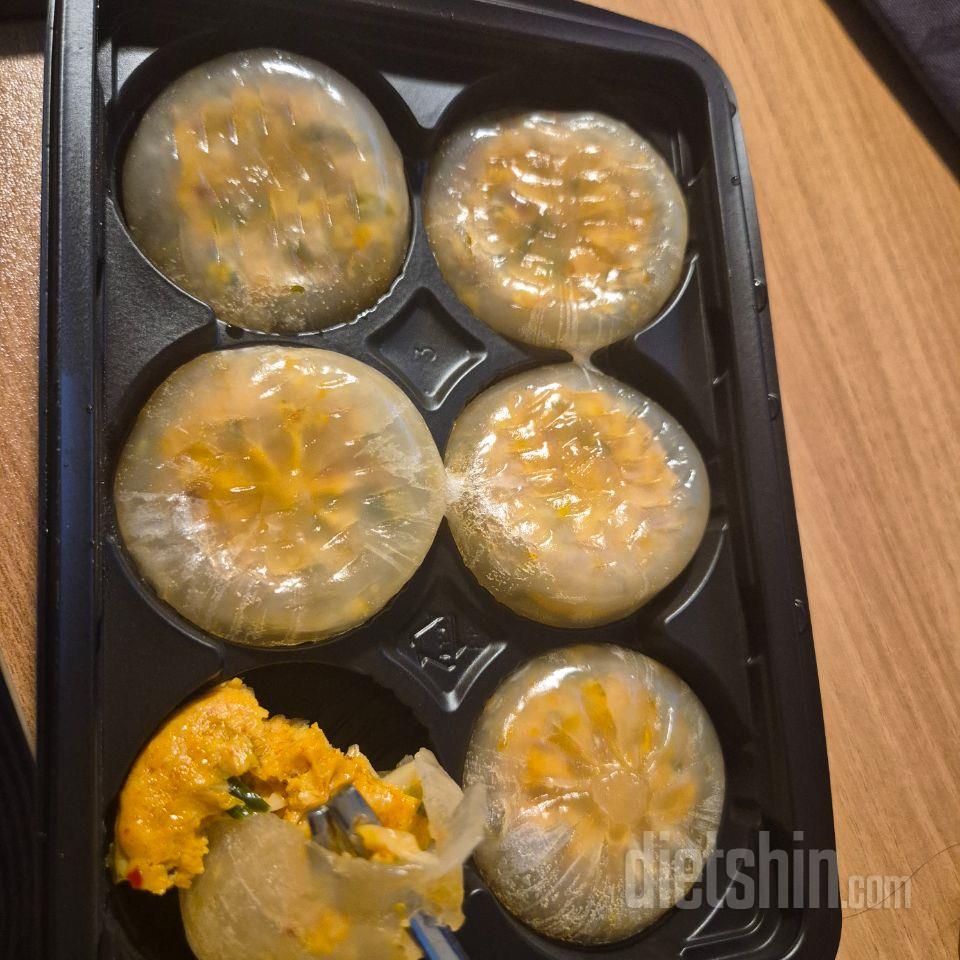 시중에파는 김치만두는 하나먹기도 겁나