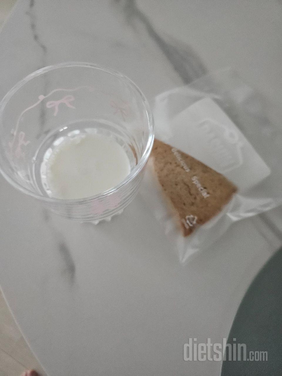 김밥이나 볶음밥으로 식단후
중간 간식