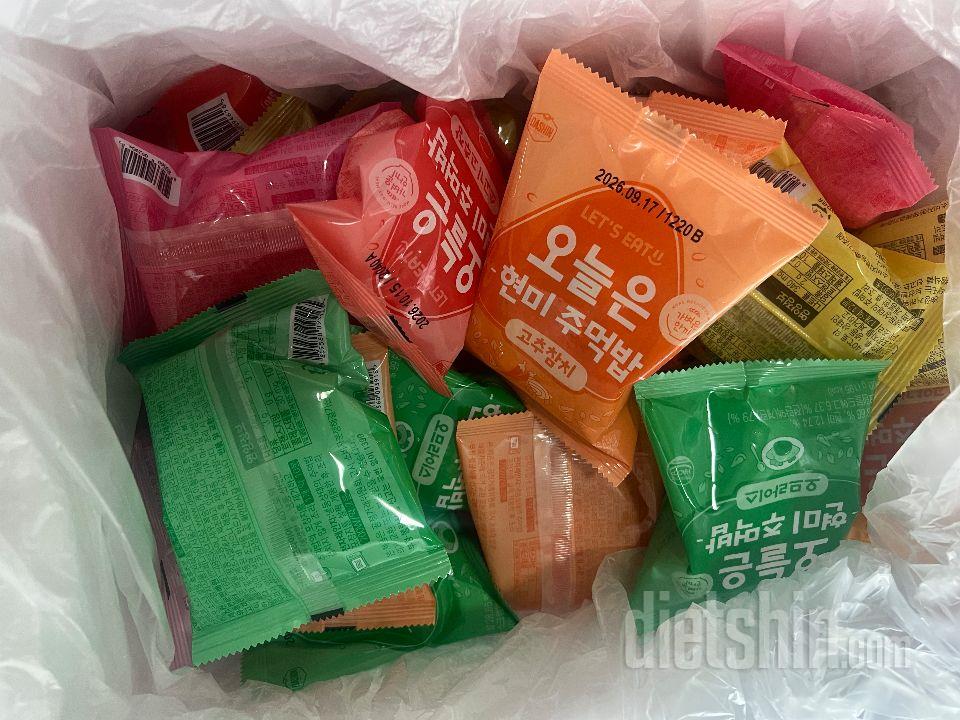 굿굿굿 주먹밥은 싱거워서 닭가슴살소스