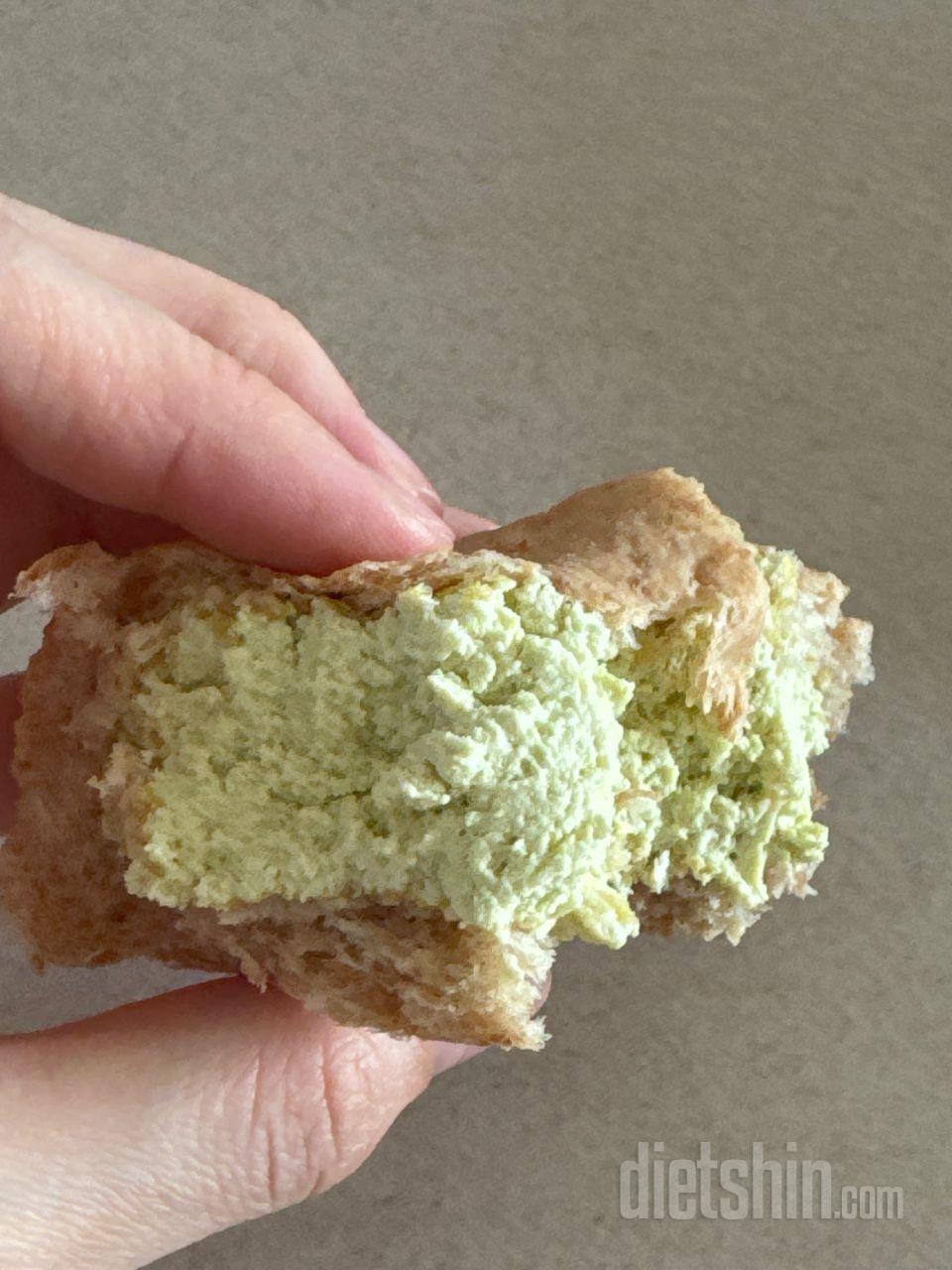 크림이 느끼하지않네요