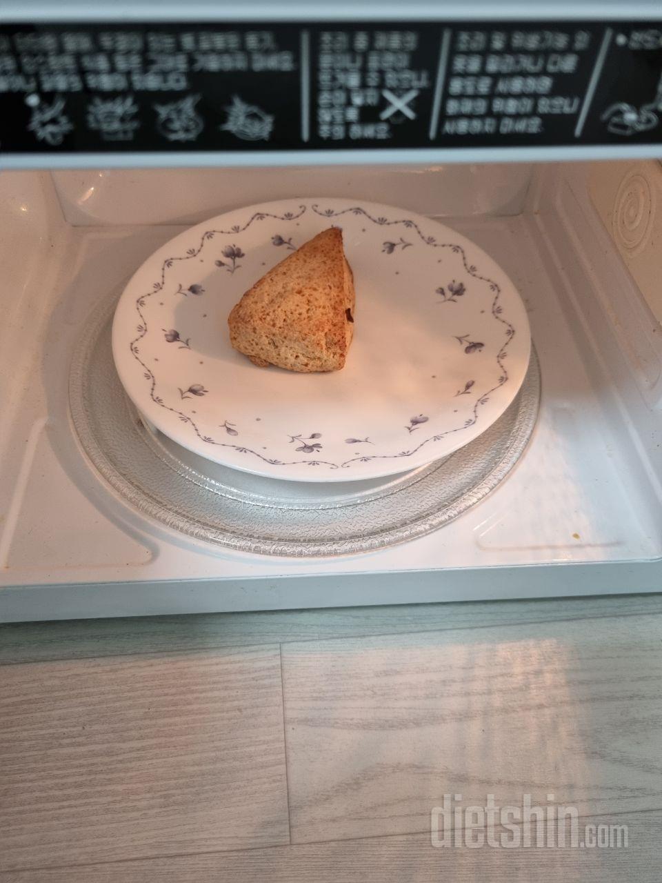 다이어트 하다가 당떨어지고 디저트나