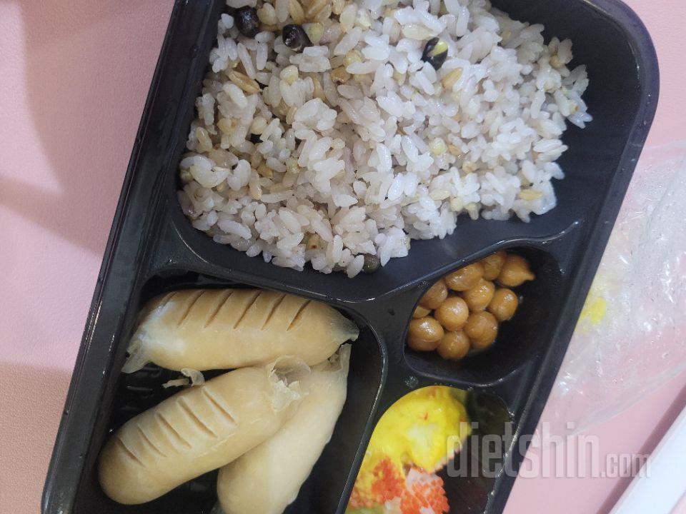 10일짜리 시켜서 점심에 먹었습니당
