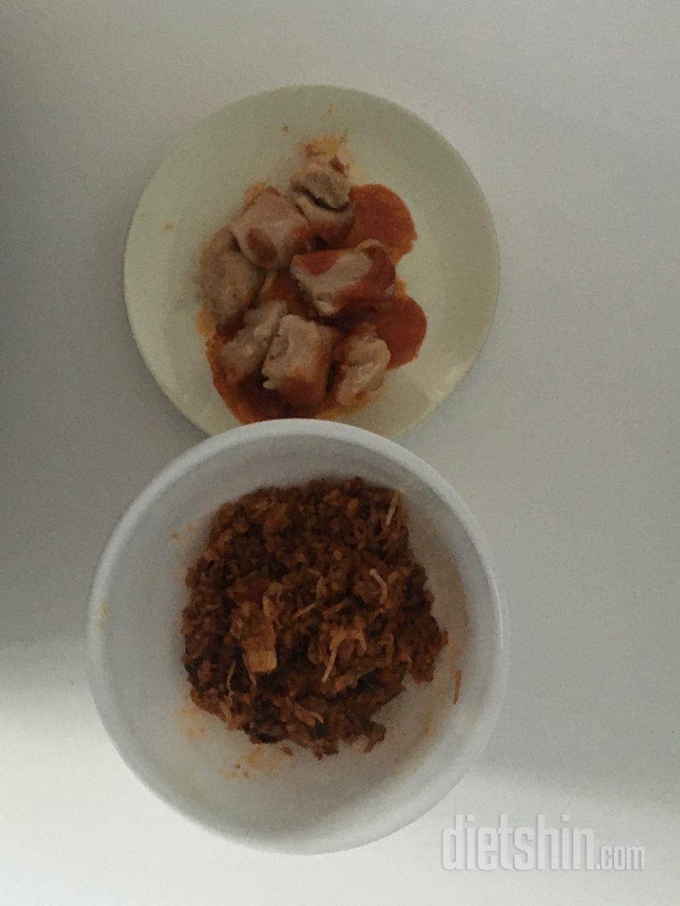 팽버랑 같이 볶아서 닭가슴살이랑 먹었