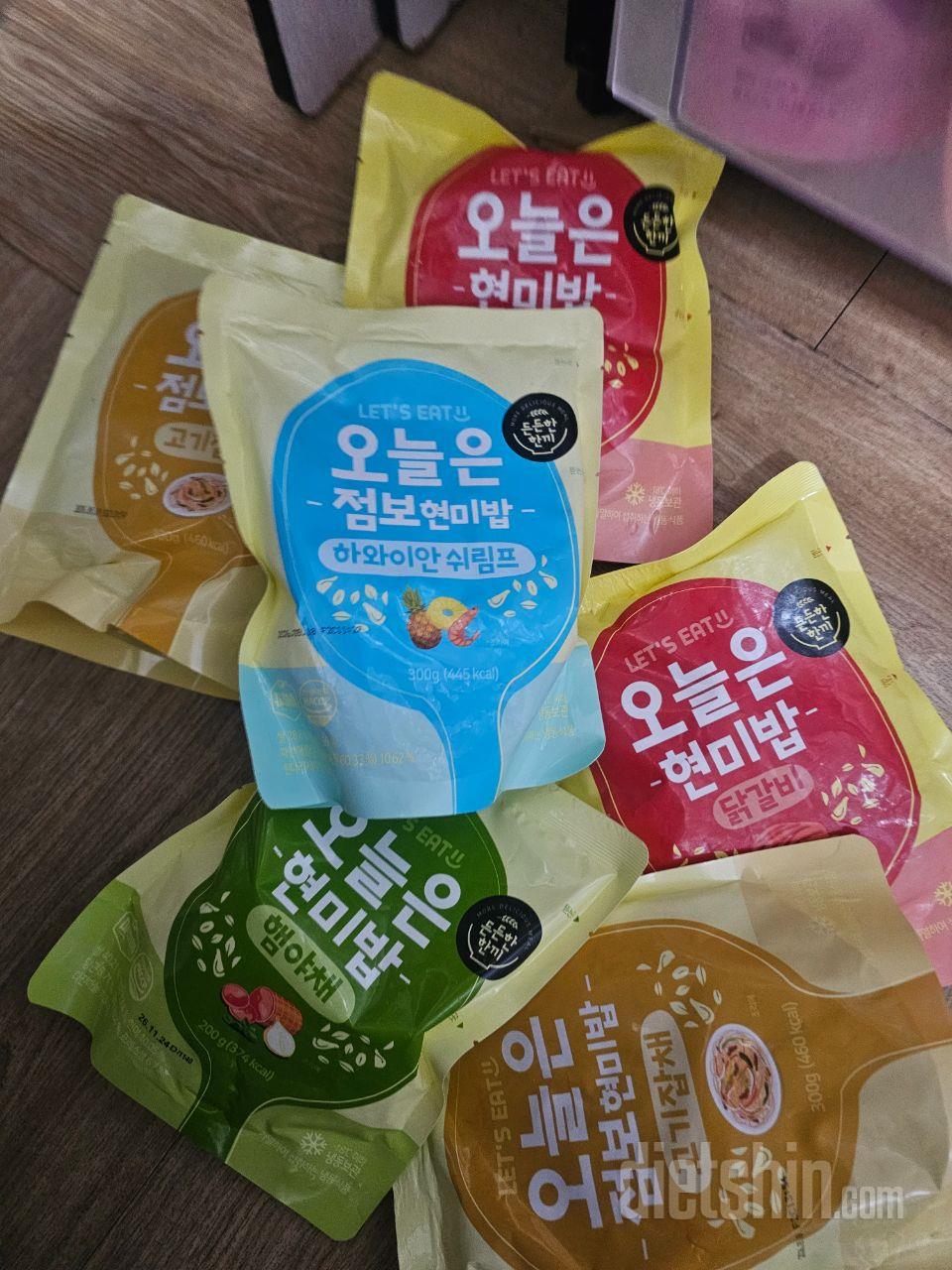 뭐거맛있을까...일단 골고루 시켜보자