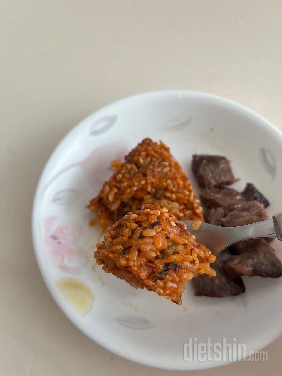 평소에 밥에 고기 먹는 거 좋아하는데