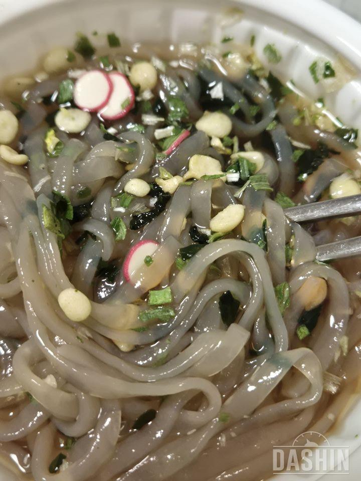 밖에나가서 우동이나 라면 사먹으면 칼