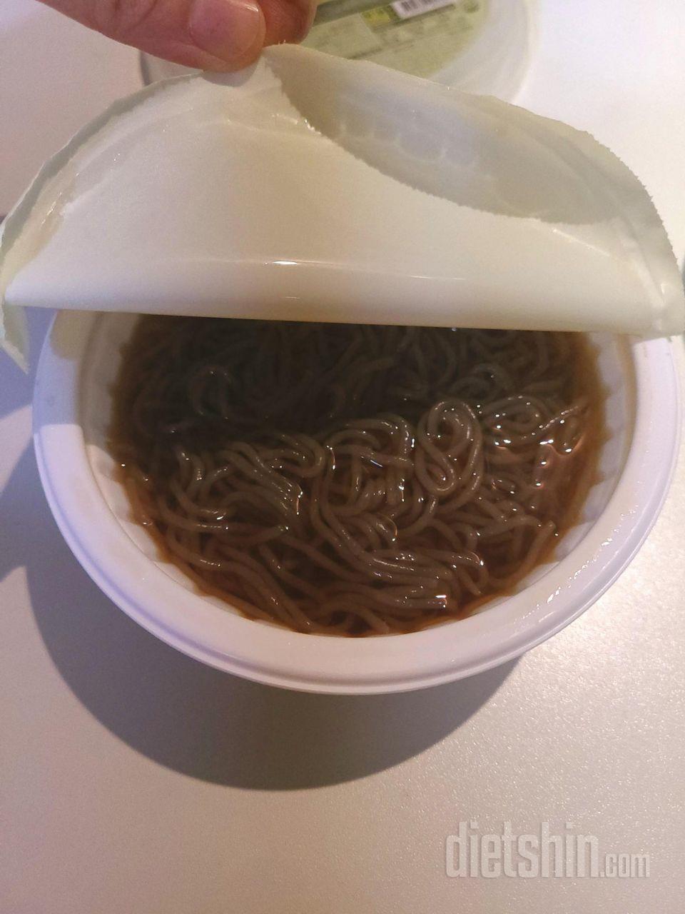 소바에 와사비맛 알싸하게 나면서 국물