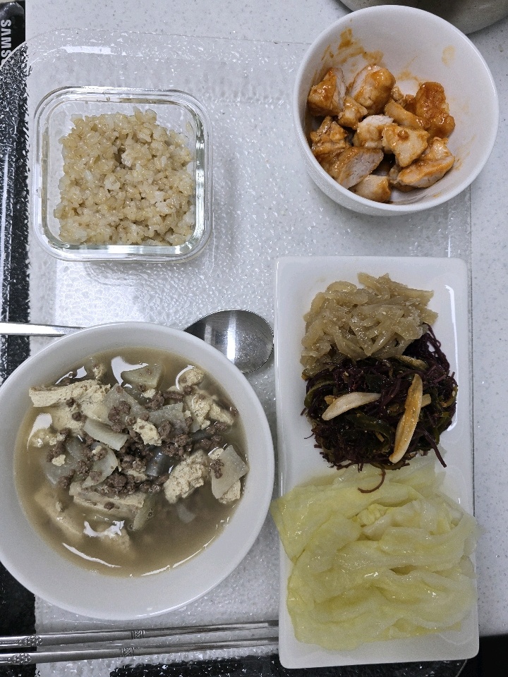 01월 04일( 점심식사 601kcal)