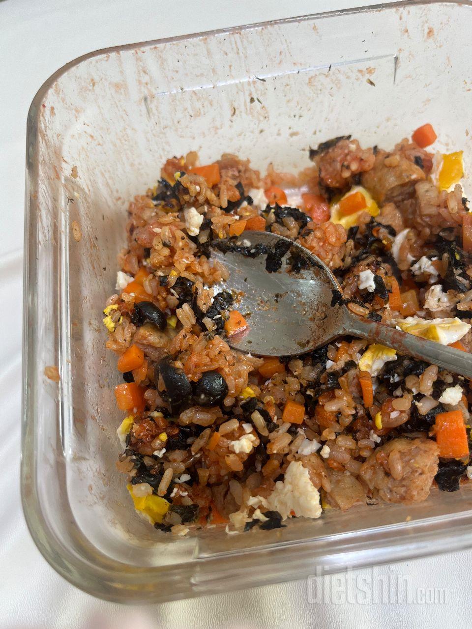 단독으로 먹어도 좋고 밥이랑 먹어도