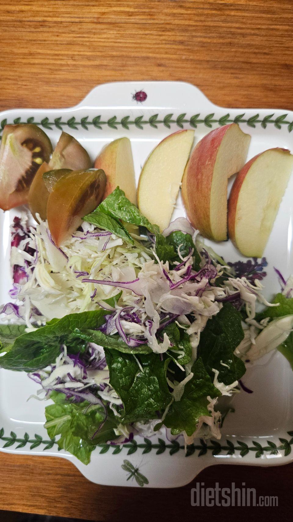 의식해서 꾸준히 챙겨먹음..