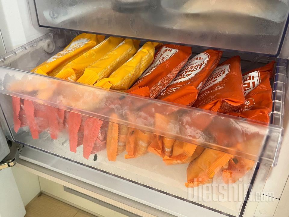 저번에 콘치즈로 시켜먹고 맛있어서 종