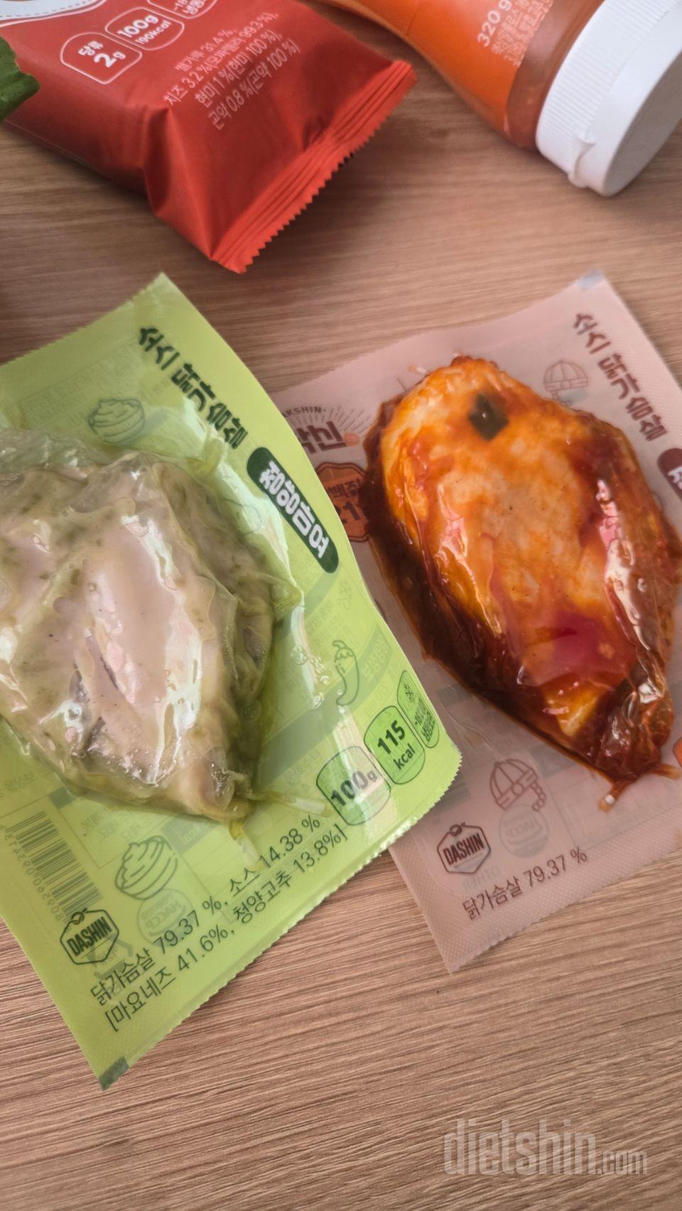 닭이 촉촉하고 소스 맛도 진해서 맛있