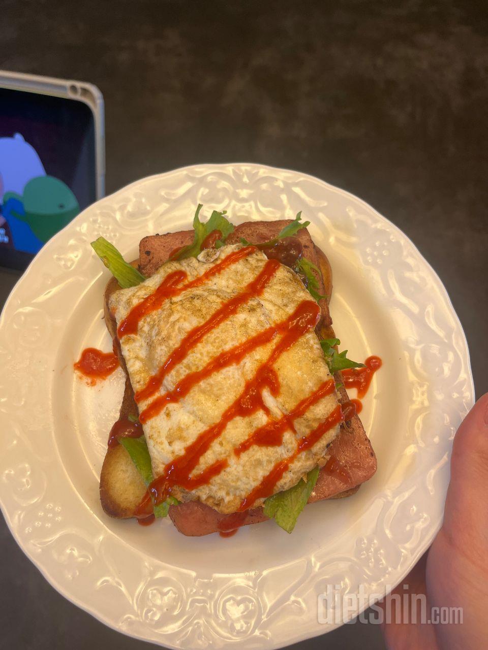 아침엔 치아바타나 식빵 샌드위치먹고