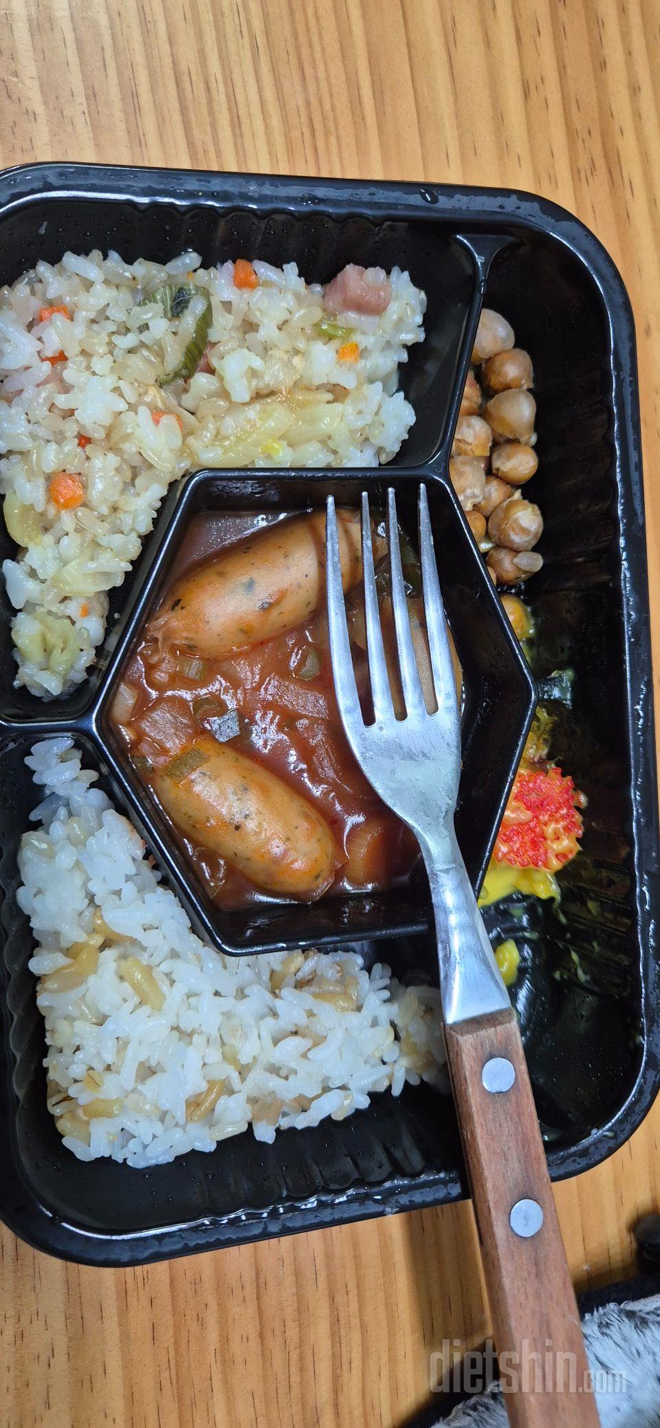 도시락 양은 많이 작네요 건강식단이라