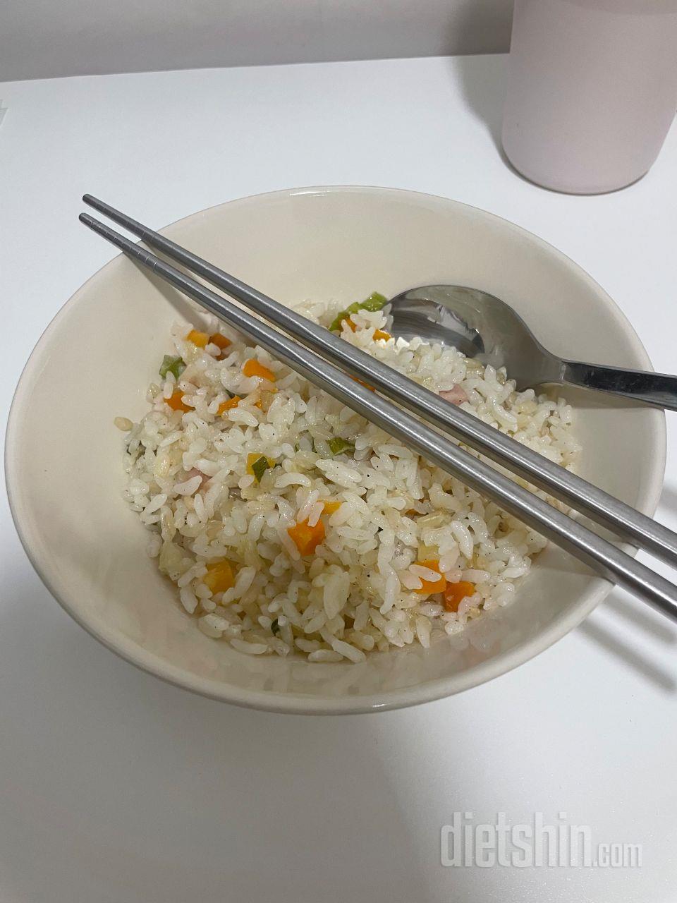 볶음밥만 먹어도 맛있고, 고기 반찬이